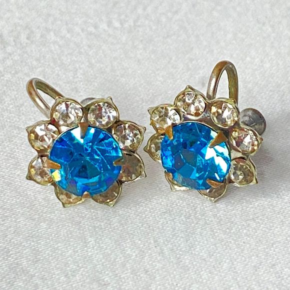 Tiny Flower Stud Earrings Central Blue Clear Rhinestones Silver Tone Setting - Picture 4 of 8